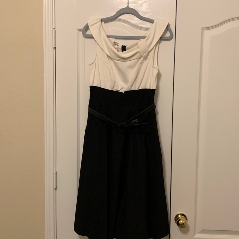 UV Swing Boat Neck Dress